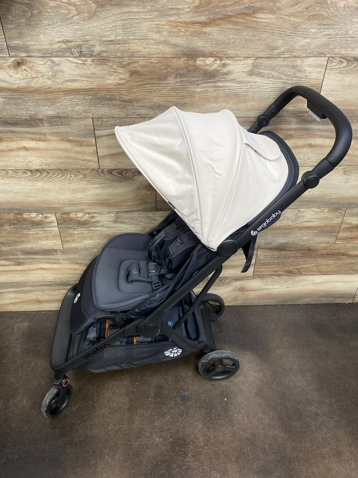 Ergobaby Metro 3 Compact Stroller in Natural Beige