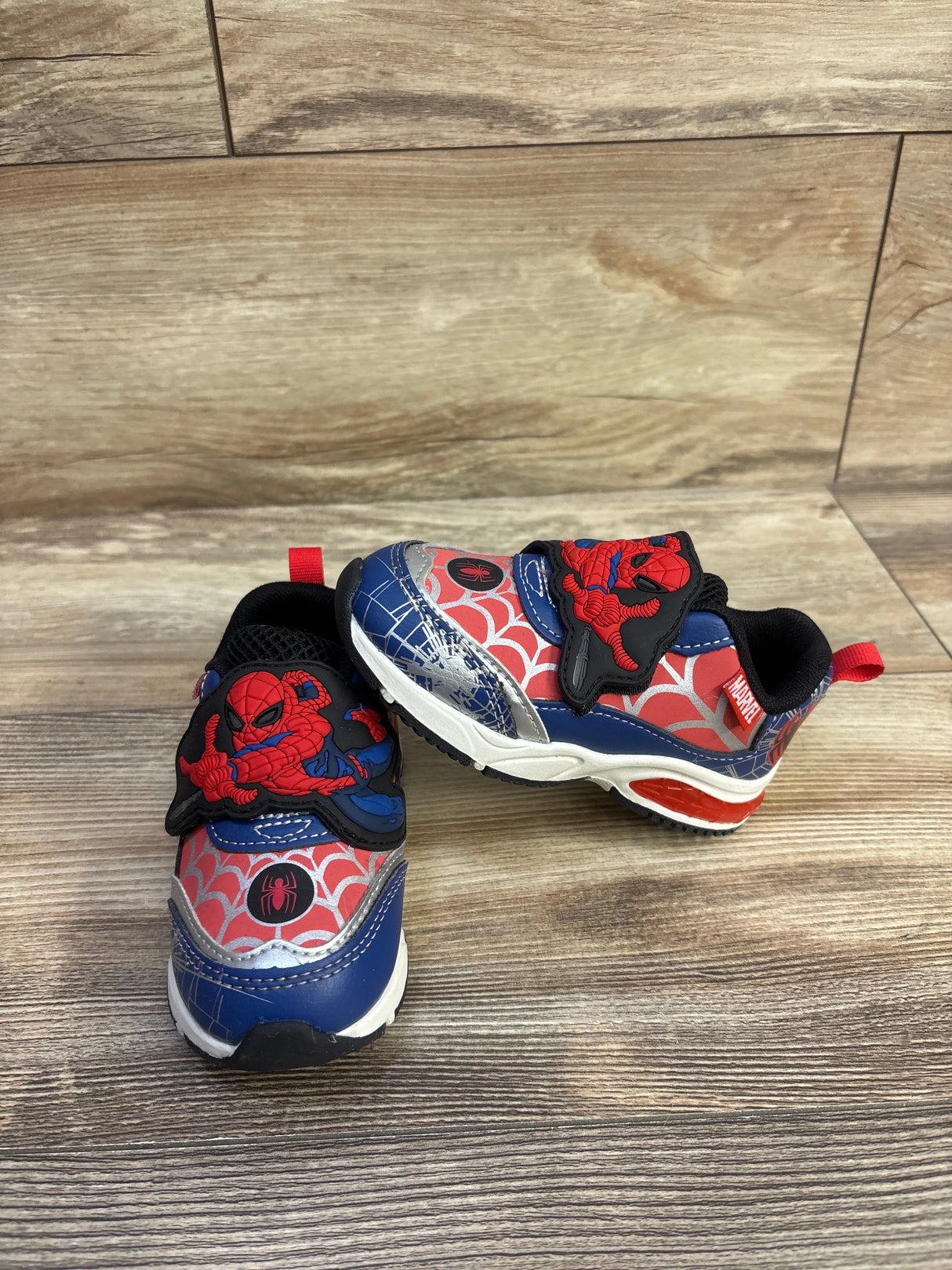 Marvel Spider-Man Light Up Sneakers Red sz 8c