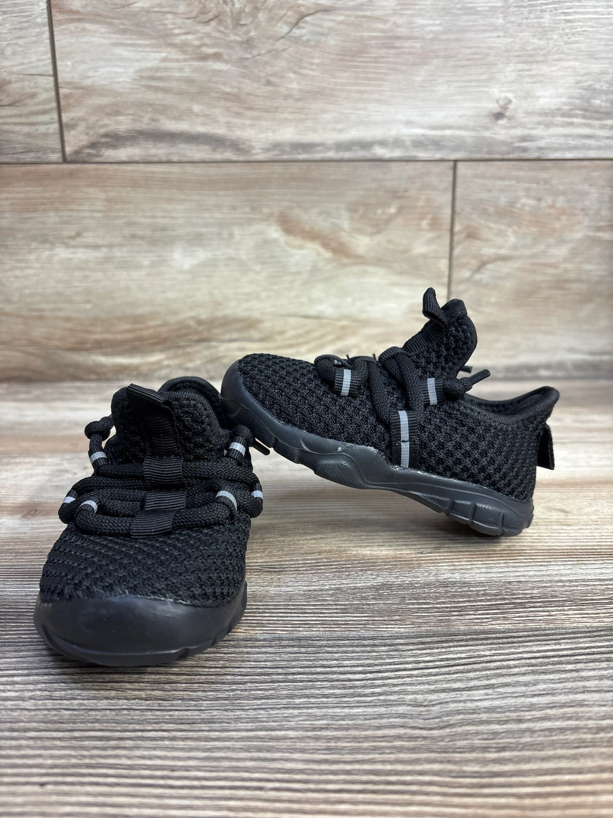 Breathable Bungee Lace Sneakers, Black sz 4/5c