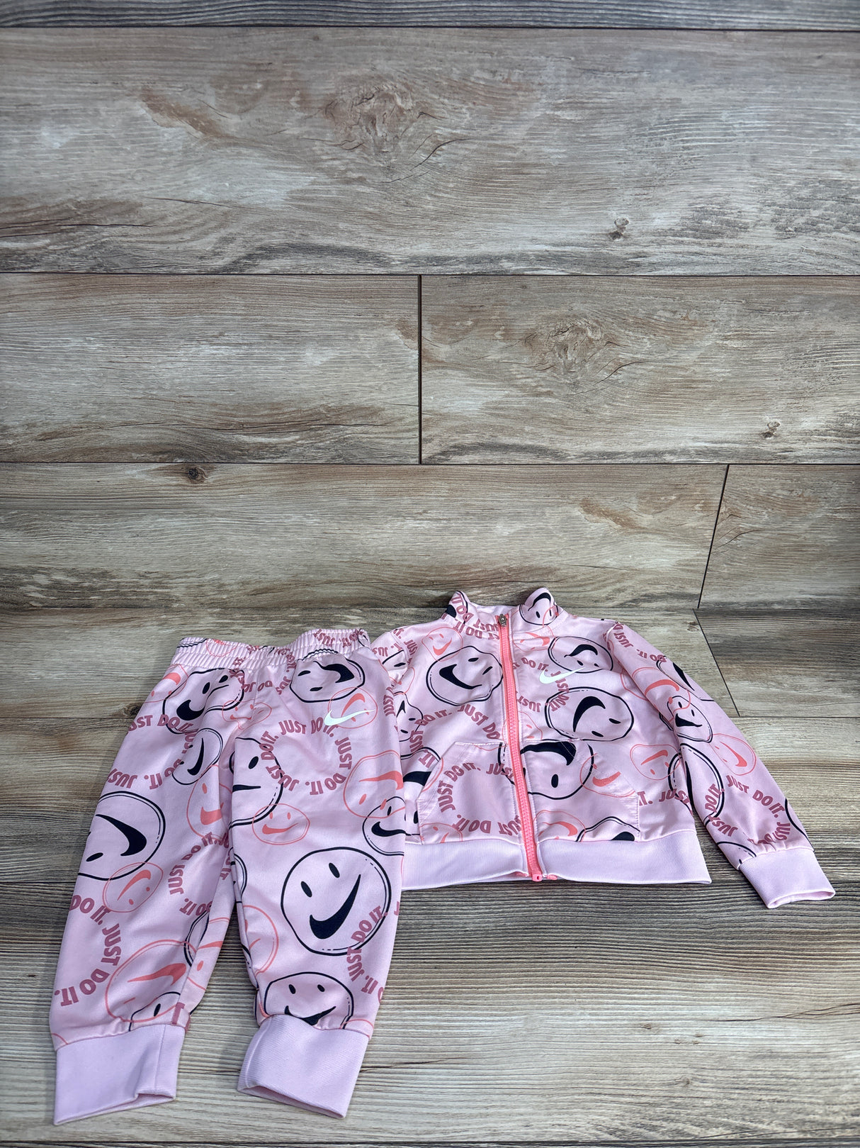 NIke Smiley Face Tracksuit Pink sz 2T