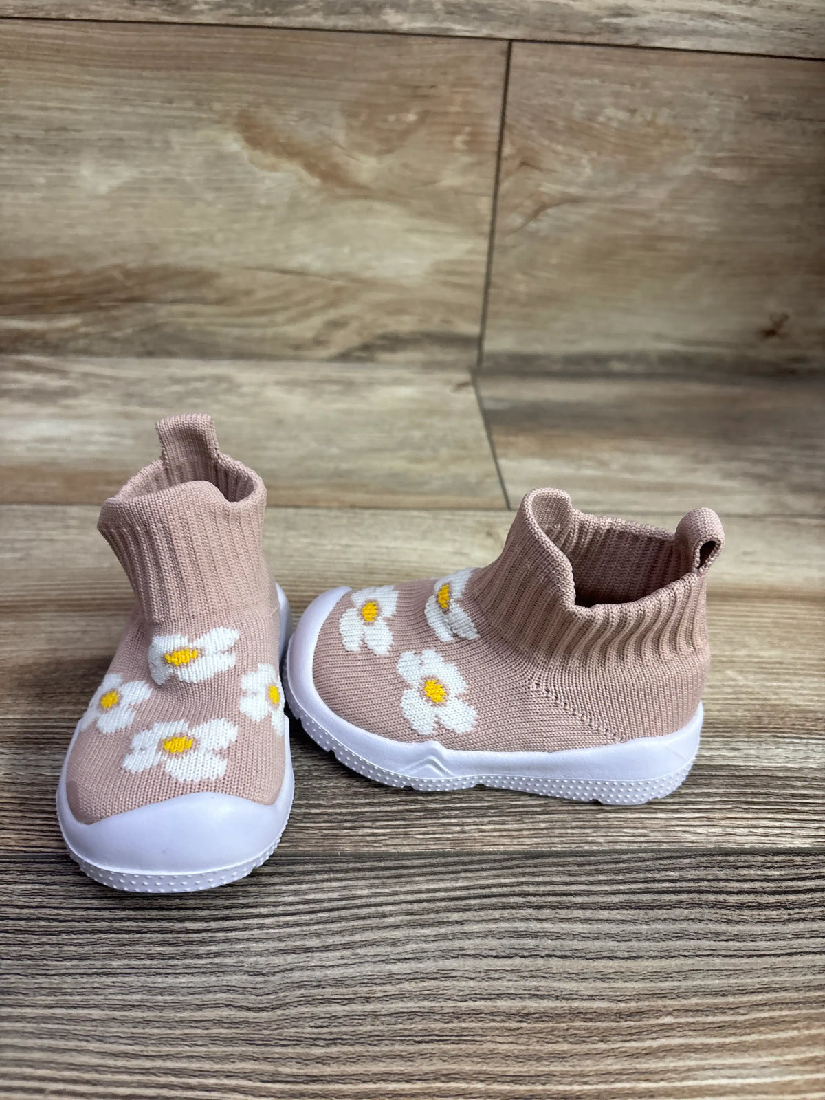 NEW Morendl Non-Slip Mesh Walking Sock Sneakers Beige sz 4/5c