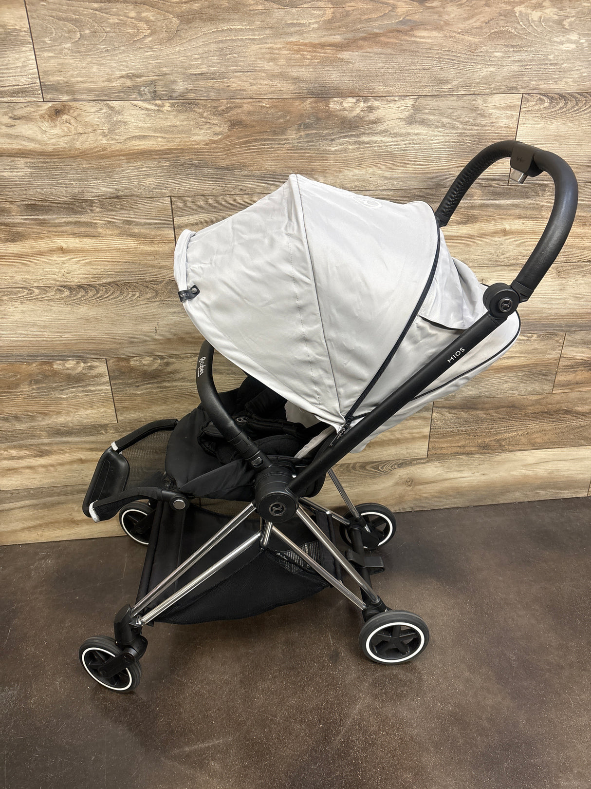Cybex Platinum Mios 3 Stroller in Chrome Grey with Accessories