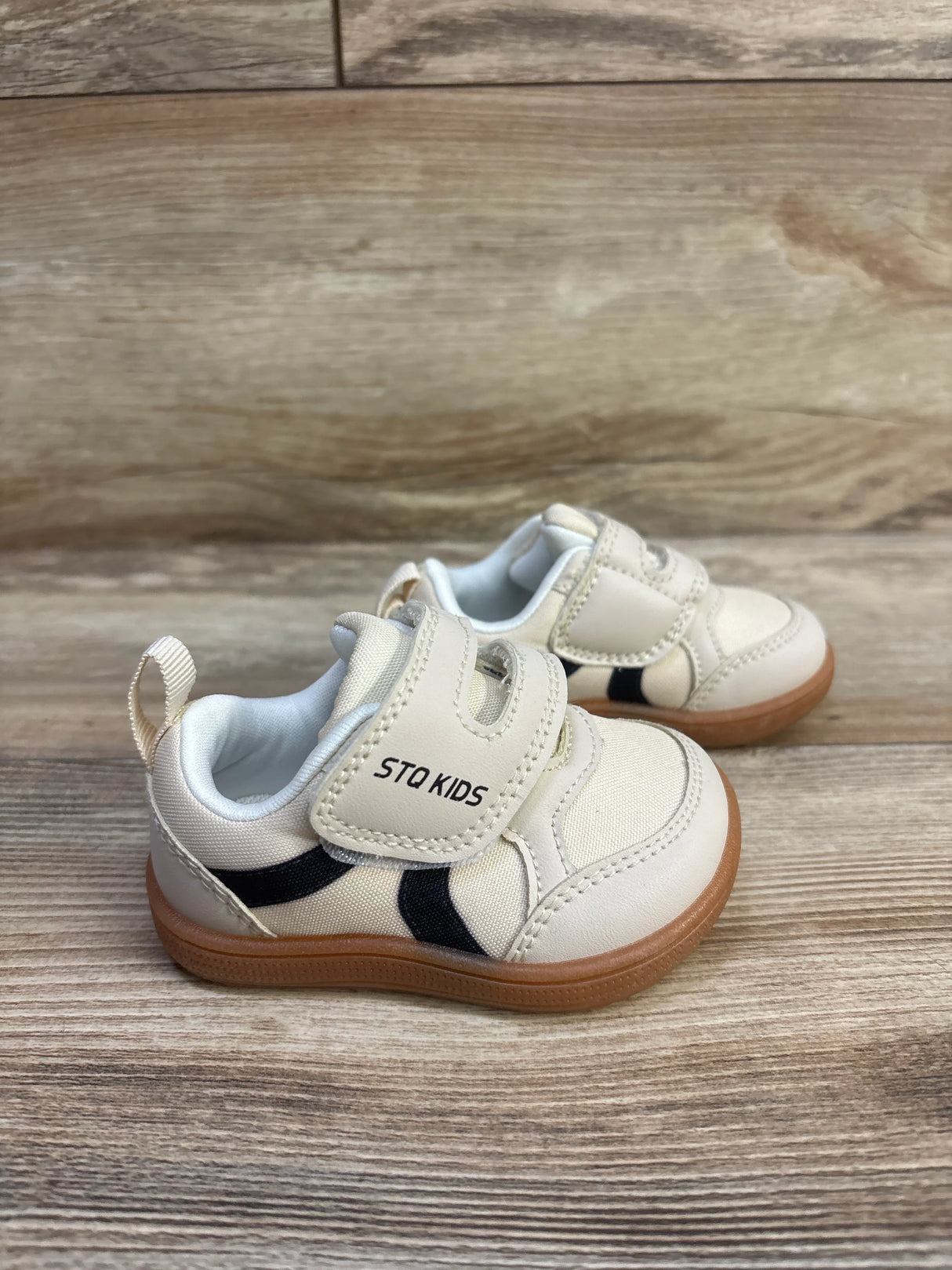 STQ Kids First Walking Sneakers Tan sz 3c