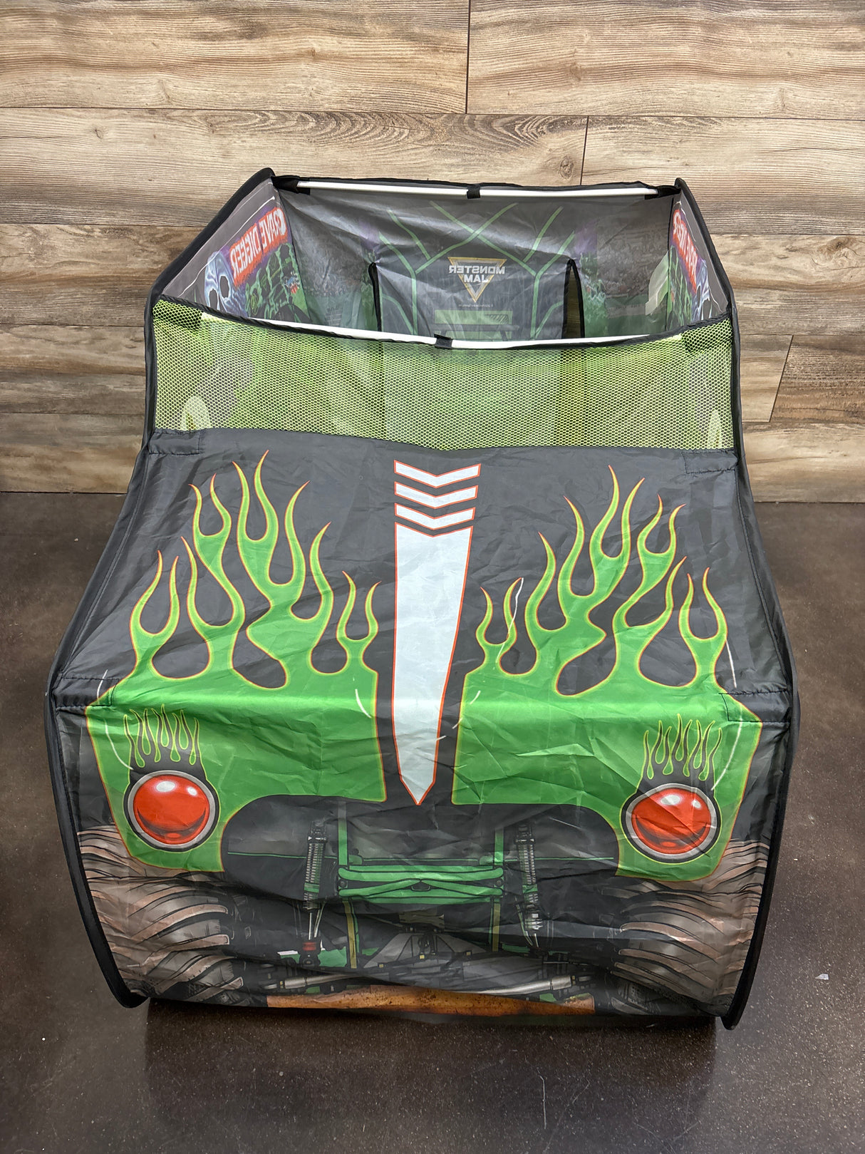 Monster Jam Grave Digger Pop Up Tent*
