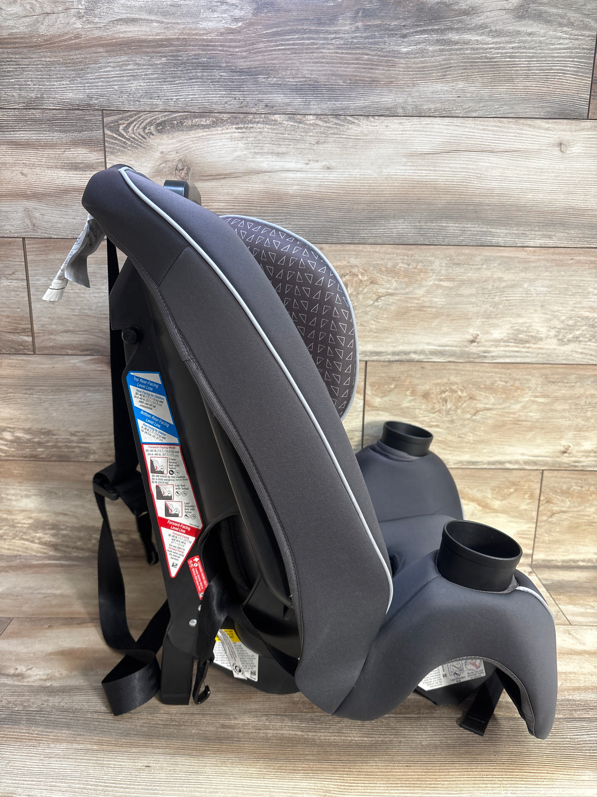 Cosco Easy Elite Slim All-in-One Convertible Car Seat in Grey Glyphs