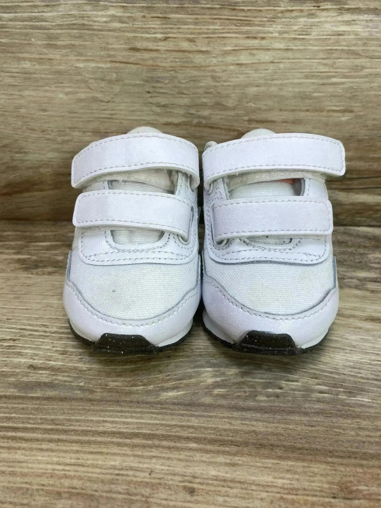 Nike MD Valiant SE Low Tops White Sneakers sz 2c - Me n Mommy To Be