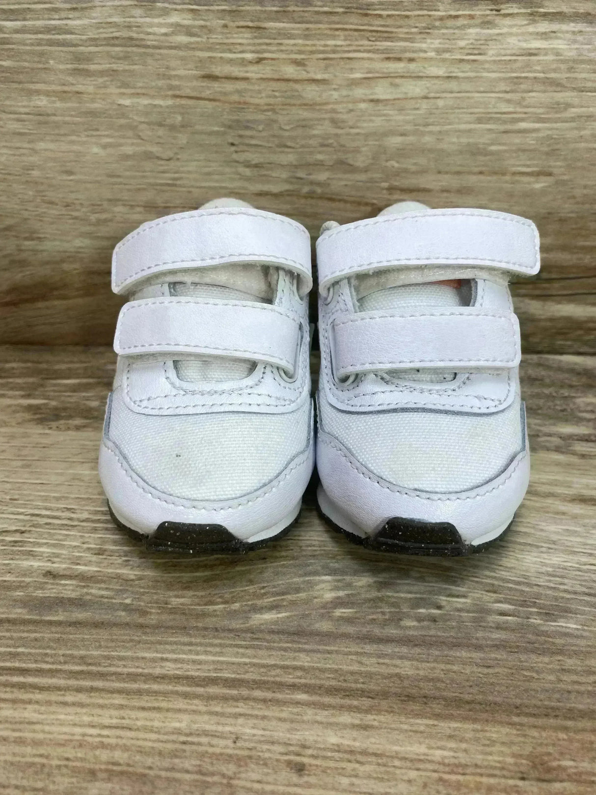 Nike MD Valiant SE Low Tops White Sneakers sz 2c - Me n Mommy To Be