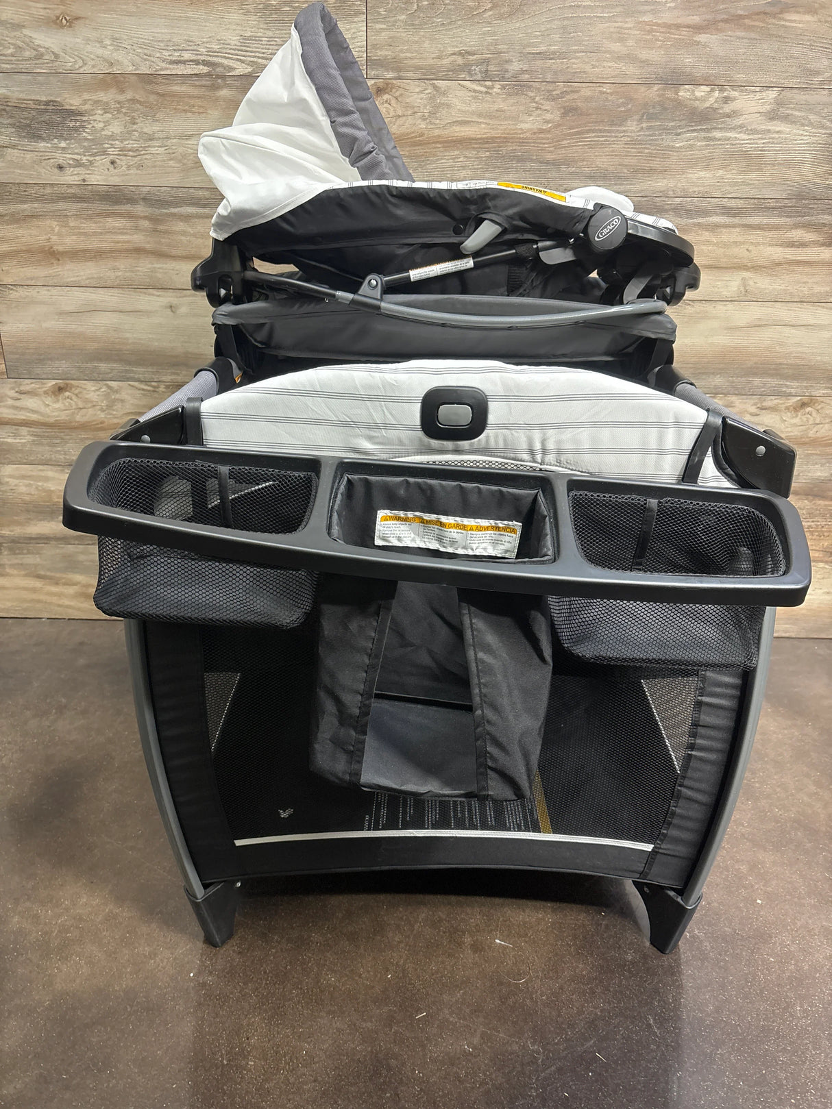 Graco Pack 'n Play Rock 'n Grow Playard in Hamilton