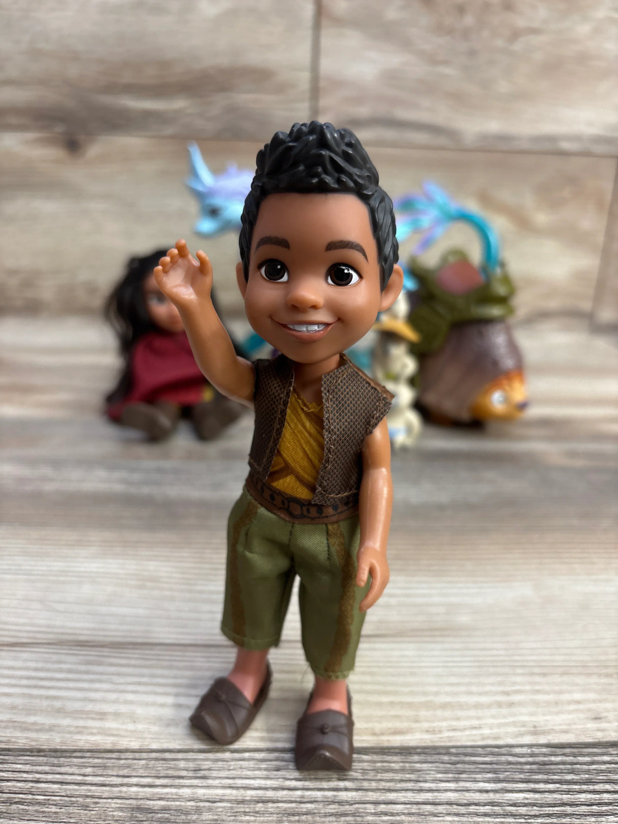 Disney Raya and the Last Dragon Character Doll Giftset