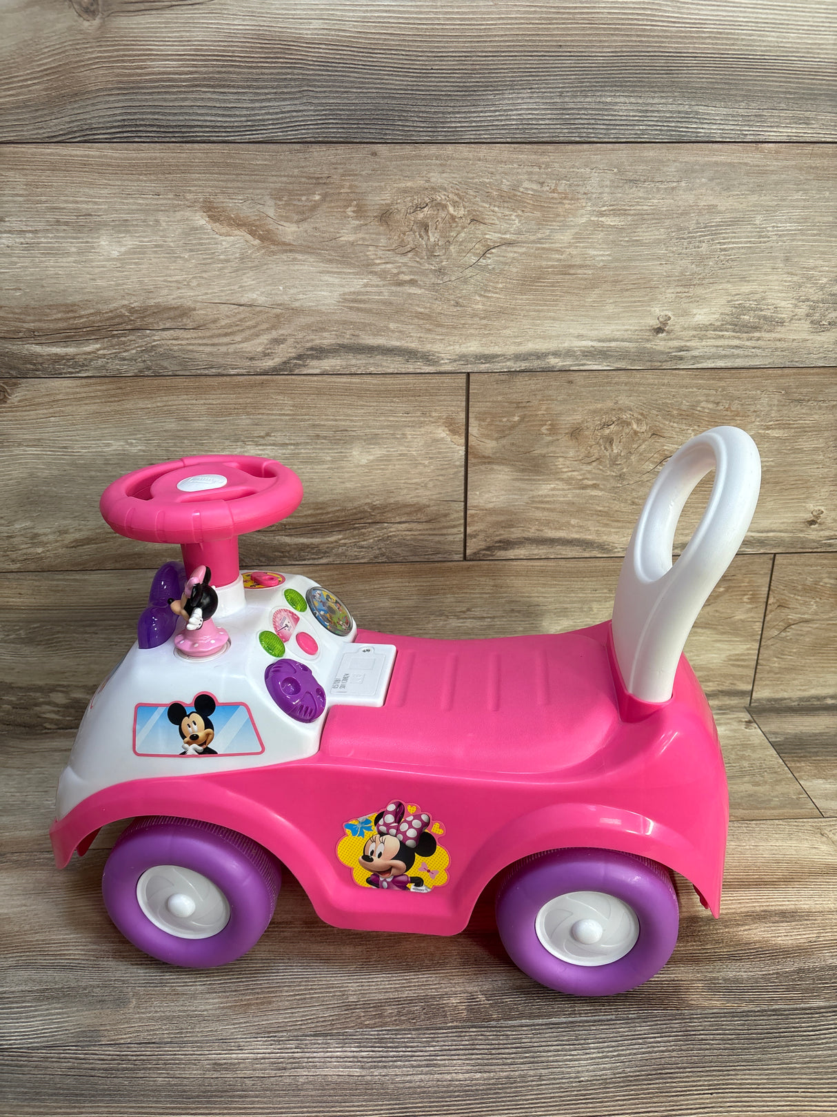 Kiddieland Disney Minnie Mouse Light n' Sound Car Ride-On