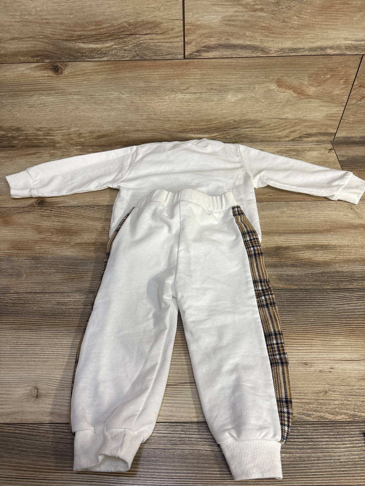 2pc Plaid Teddy Bear sweatshirt & Joggers Set White sz 12-18m