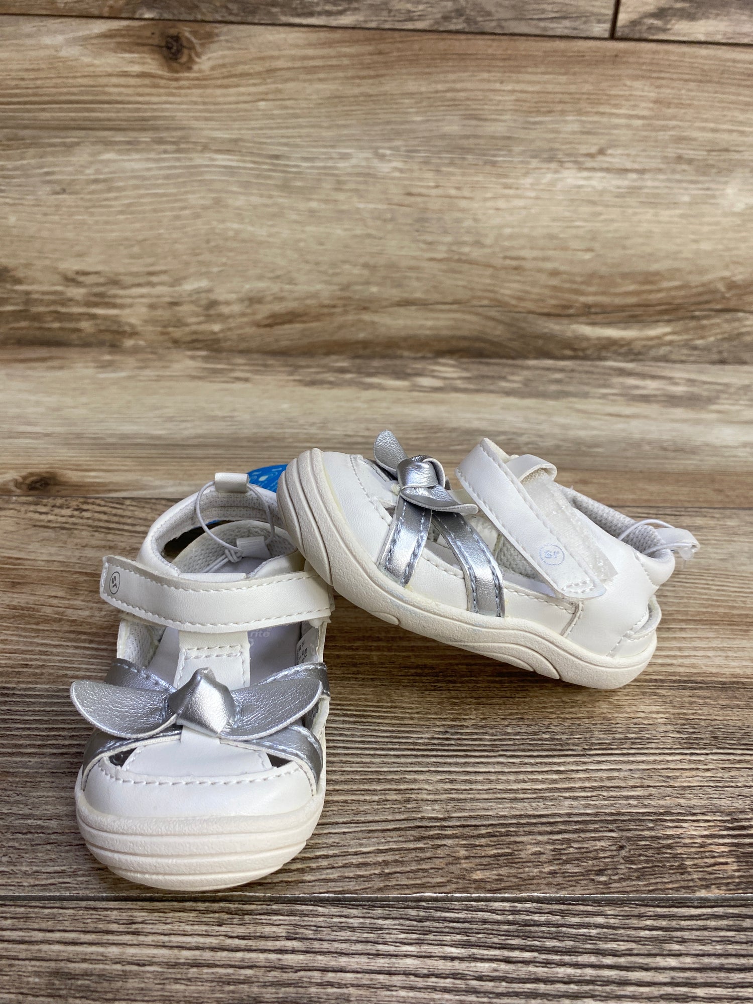 NEW Stride Rite 360 Mila Sandals White sz 4c