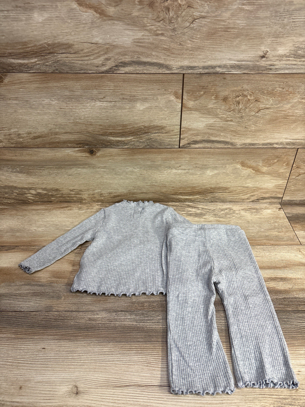 Old Navy 2pc Ribbed Lettuce Trim Shirt & Bottoms Set Grey sz 12-18m