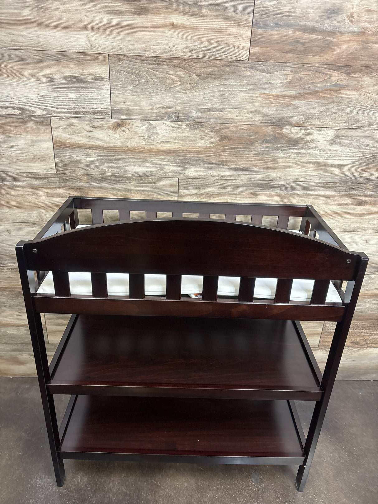 Delta Children Wilmington Changing Table with Pad