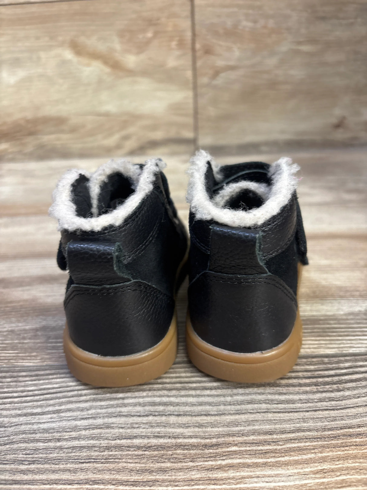 Ugg Rennon High Top Sneakers Black sz 6c