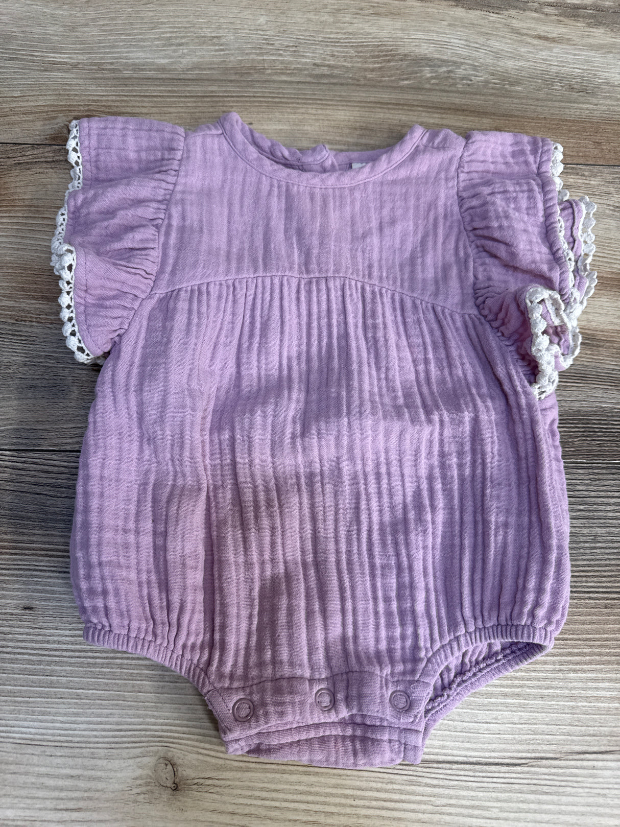 City Mouse Flutter Sleeve Bubble Gauze Romper Lilac sz 0-3m
