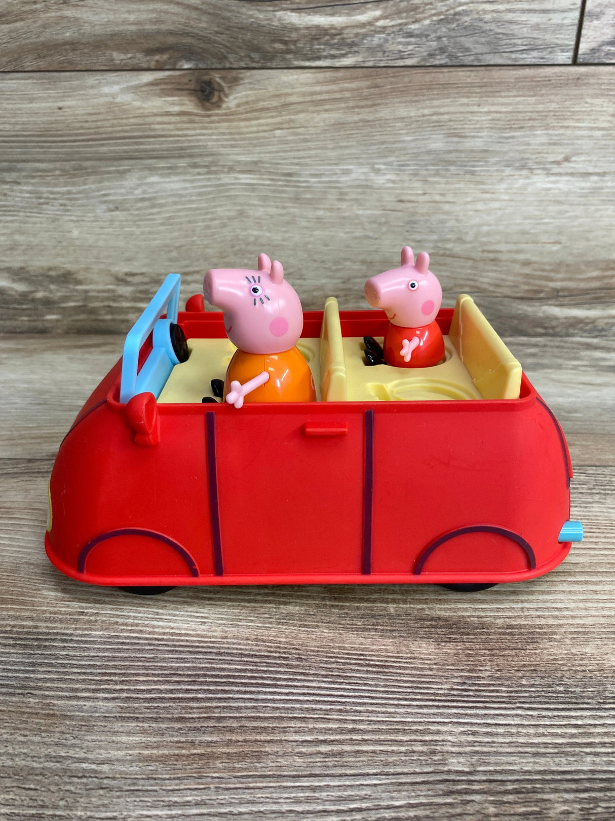 Peppa Pig Family Car w/ Mummy Pig and Peppa Figures
