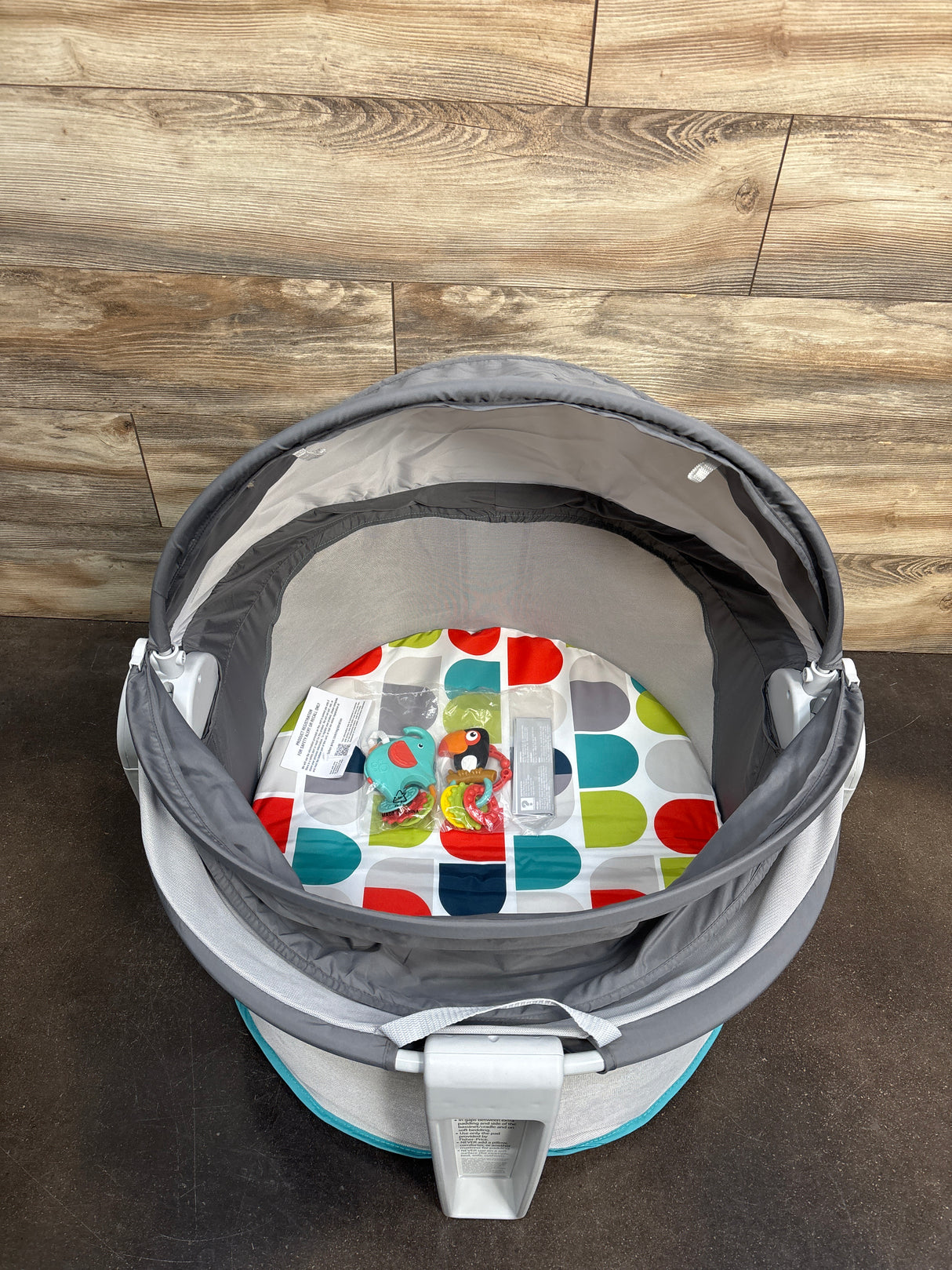 NEW Fisher Price On-The-Go Baby Dome in Color Climbers