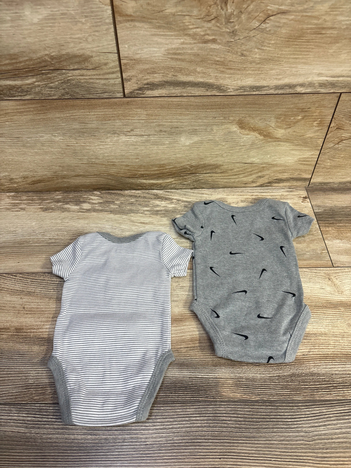 Nike 2pk Bodysuits Grey sz Newborn