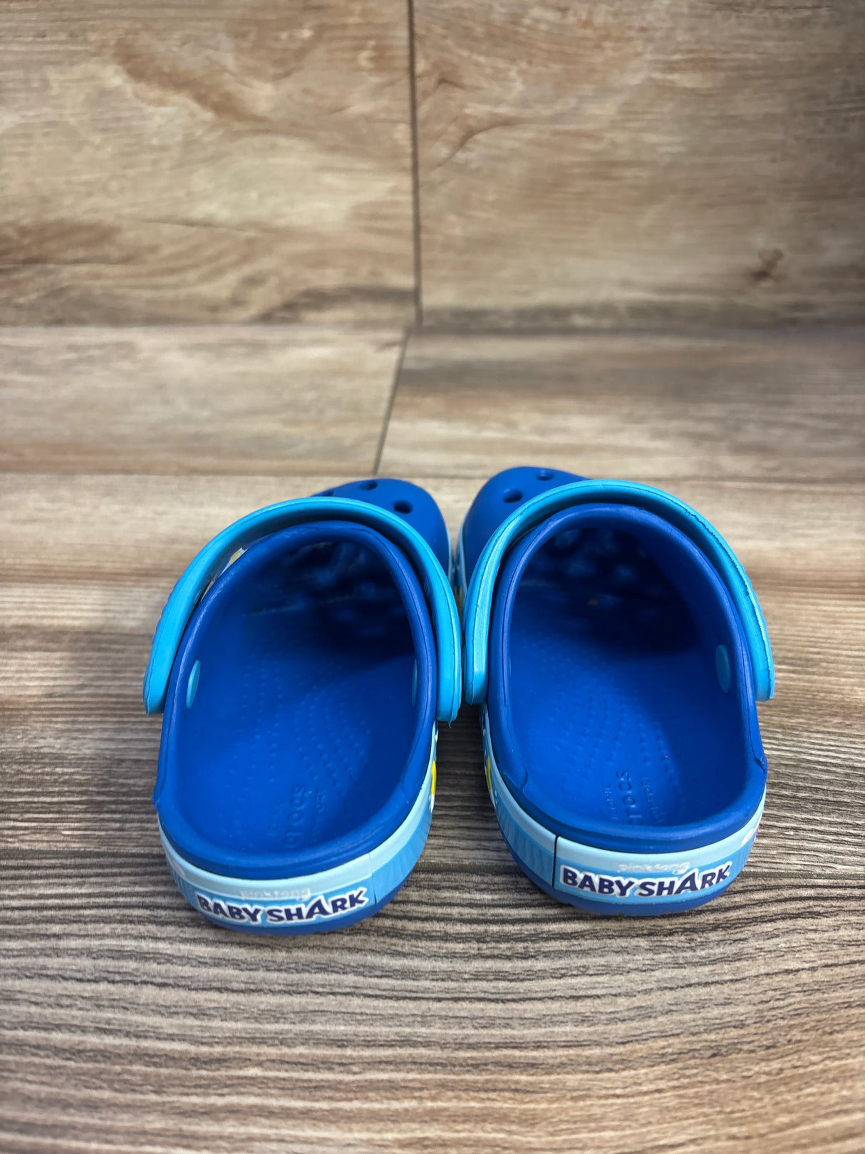 Crocs Baby Shark Classic Clogs Blue sz 5c