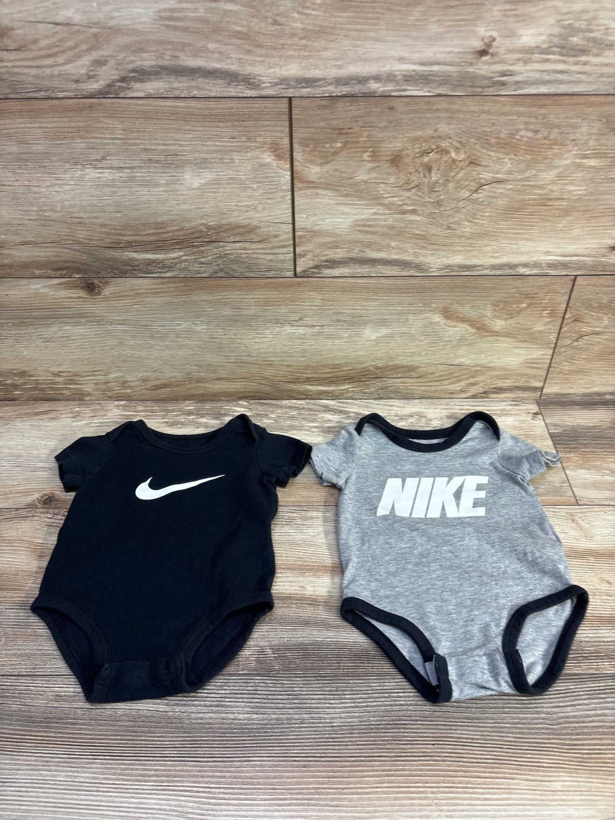 Nike 2pk Bodysuit Black sz 6m