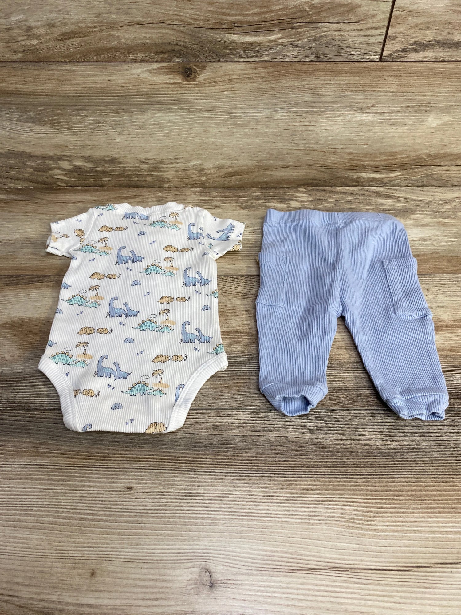 Liam & James 2pc Dino Bodysuit & Pants White sz 3-6m - Me n Mommy To Be