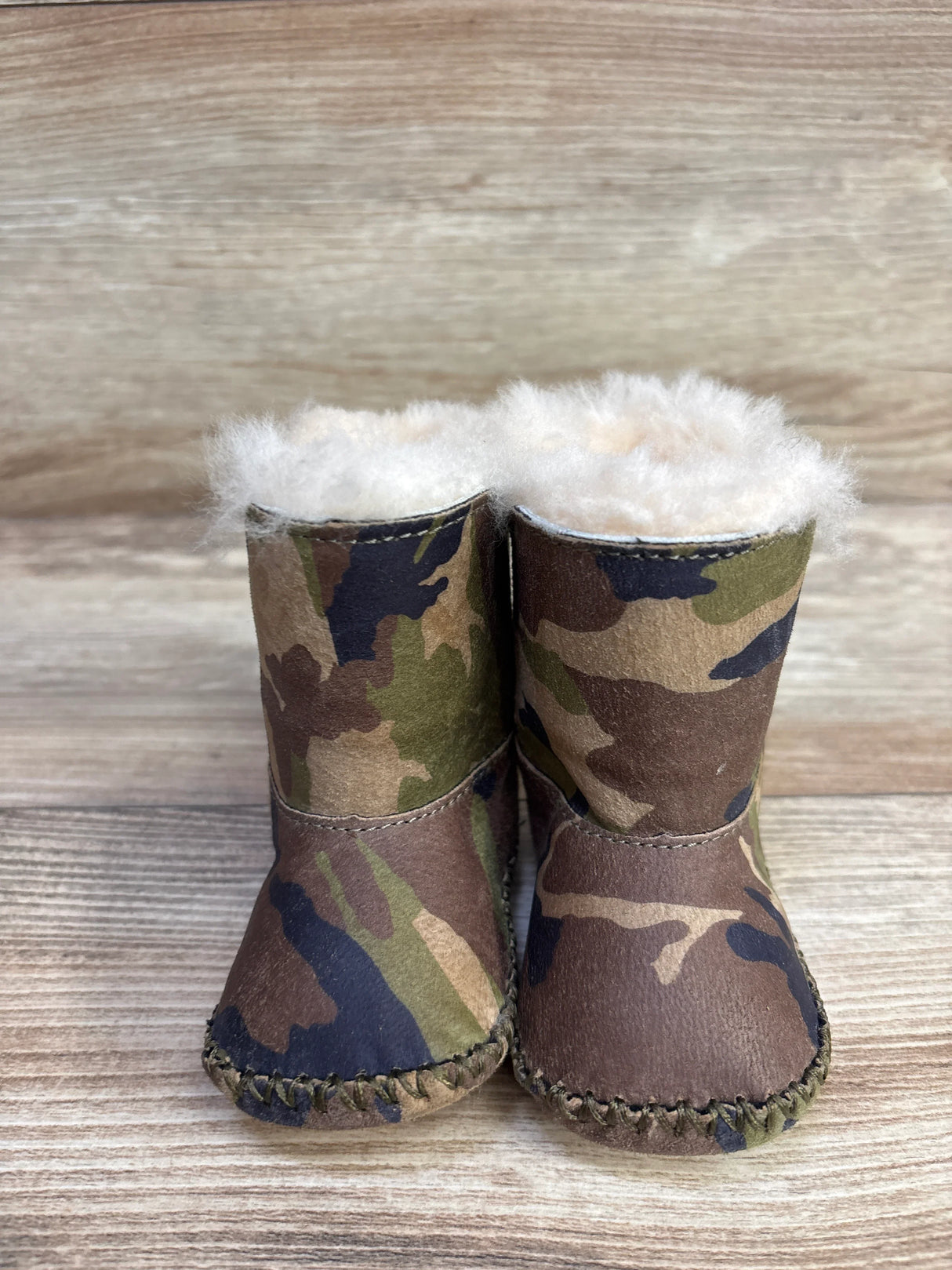 UGG Australia Caden Booties, Camo sz 0/1c