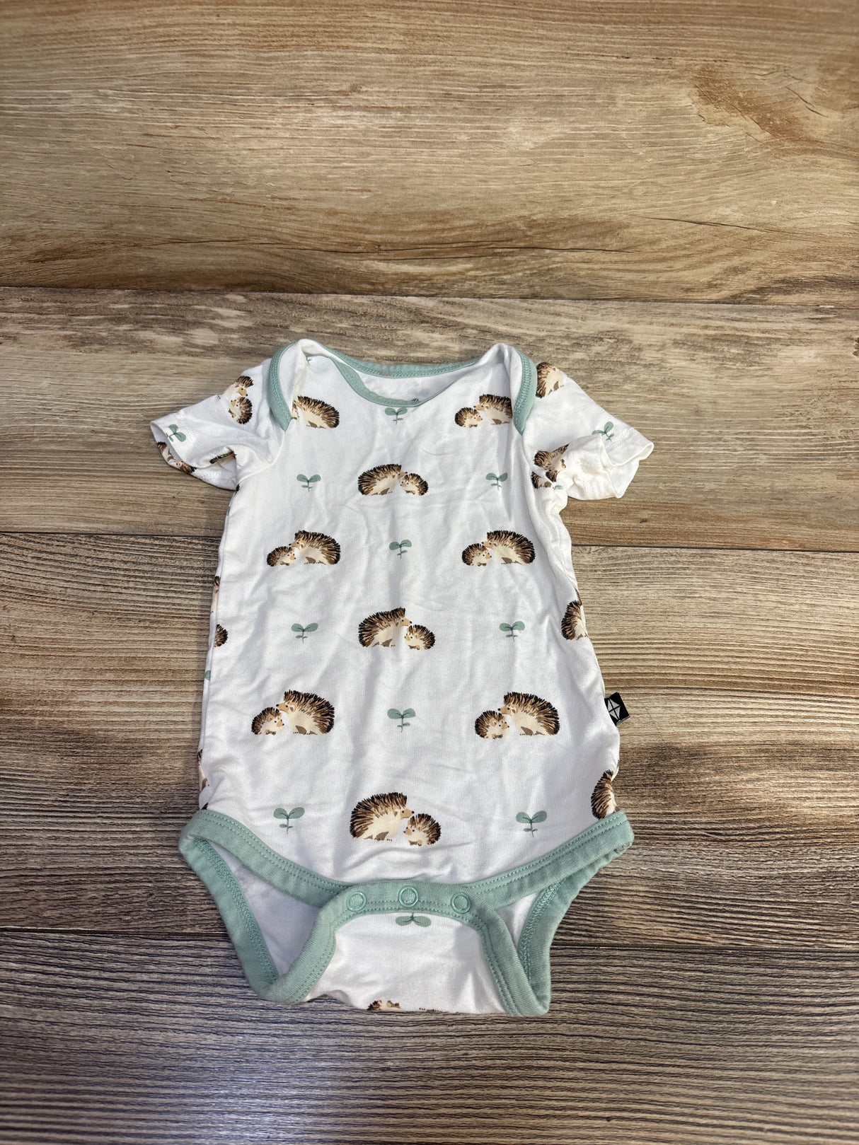 Kyte Baby Bodysuit in Hedgehog White sz 0-3m