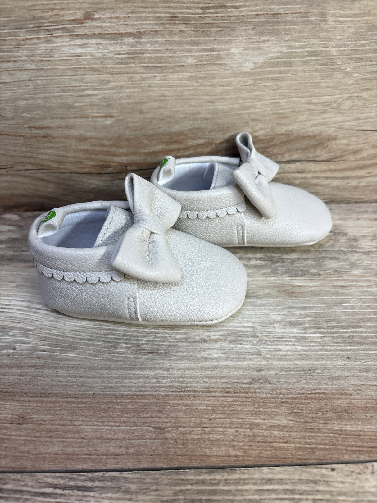 First Steps Girl Bow Cream Leather Moccasins sz 3c (6-9m) - Me n Mommy To Be
