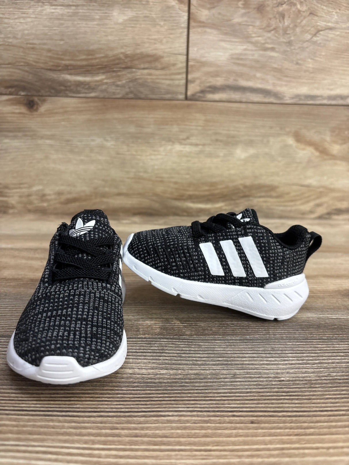 Adidas Swift Run 22 Sneakers Black sz 5c