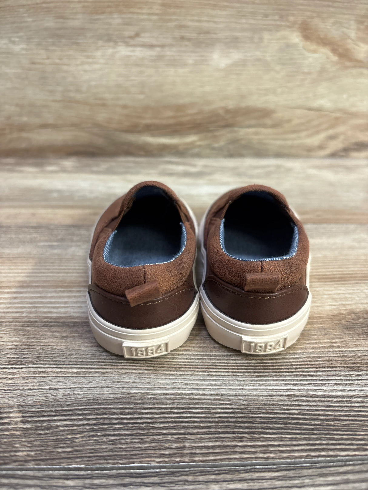 Old Navy Faux Leather Slip On Sneakers Brown sz 5c