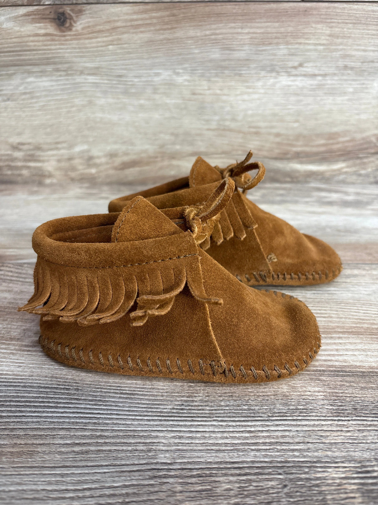 Minnetonka Alex Fringe Moccasin Shoes Brown sz 6c