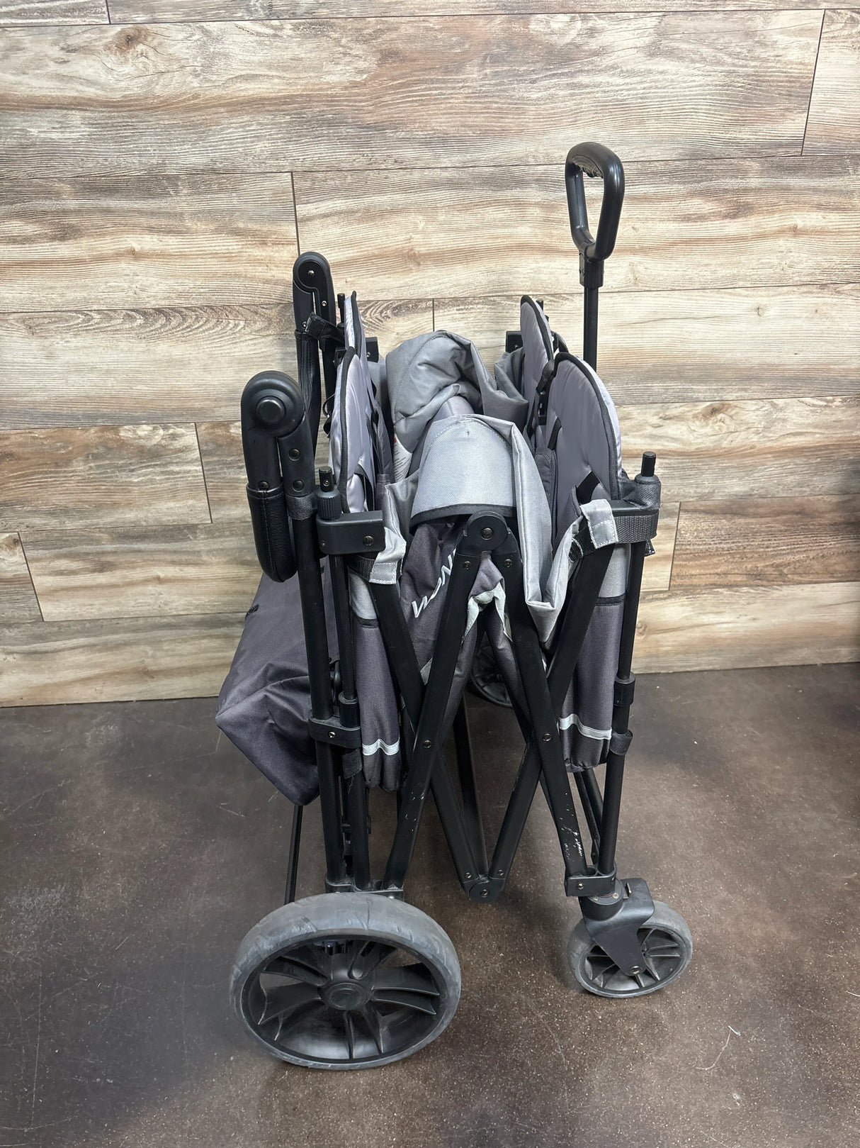 WONDERFOLD X4 Push & Pull Stroller Wagon 4-Seater Grey