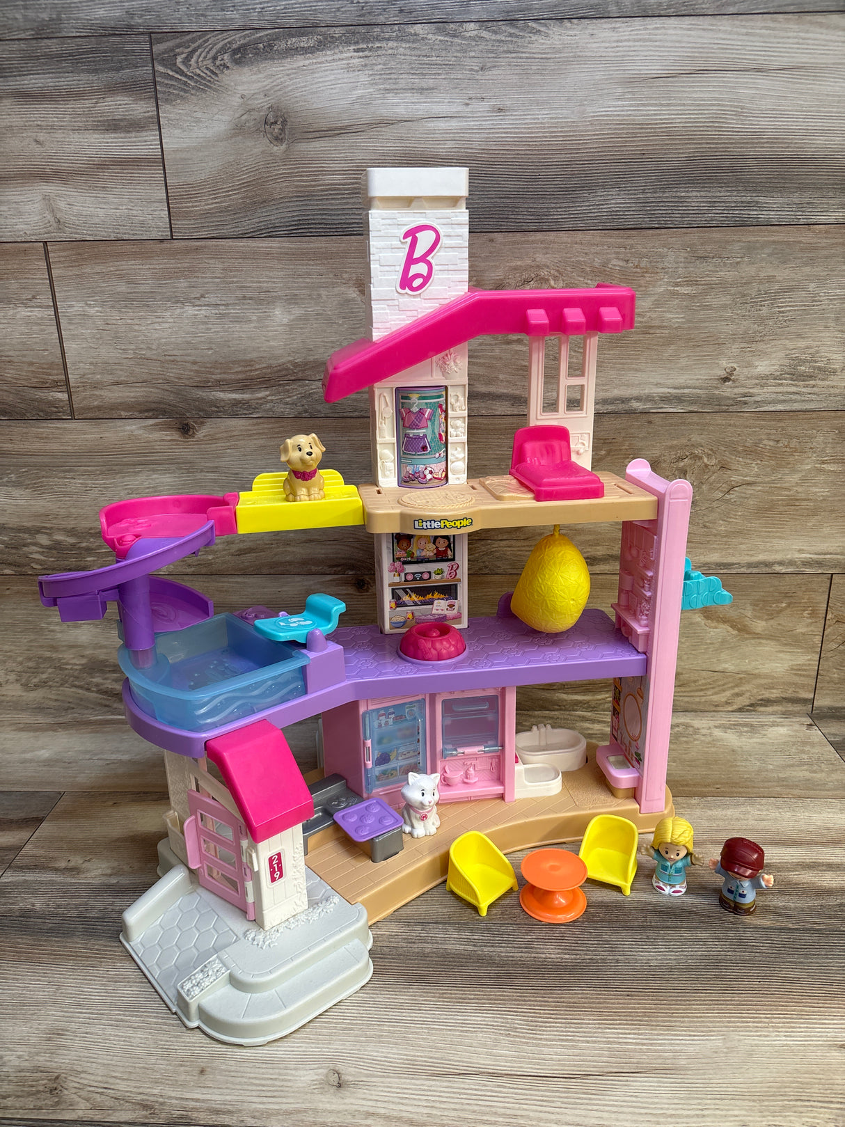 Fisher Price Little People Barbie Little Dreamhouse Interactive Playset