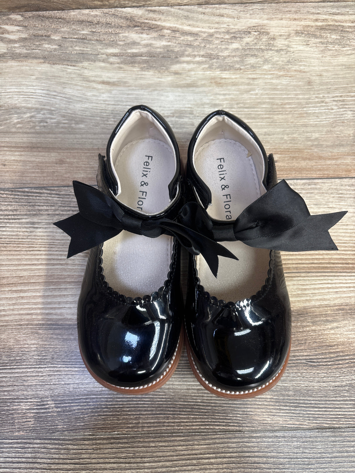 Felix & Flora Patent Leather Bow Mary Jane Flats Black sz 11c
