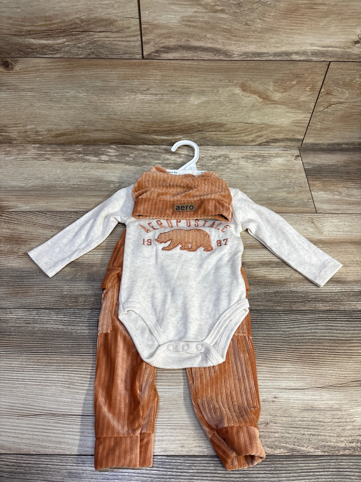 NEW Aeropostale Kids 3pc Bodysuit, Pants, & Hat Set Beige sz 3-6m