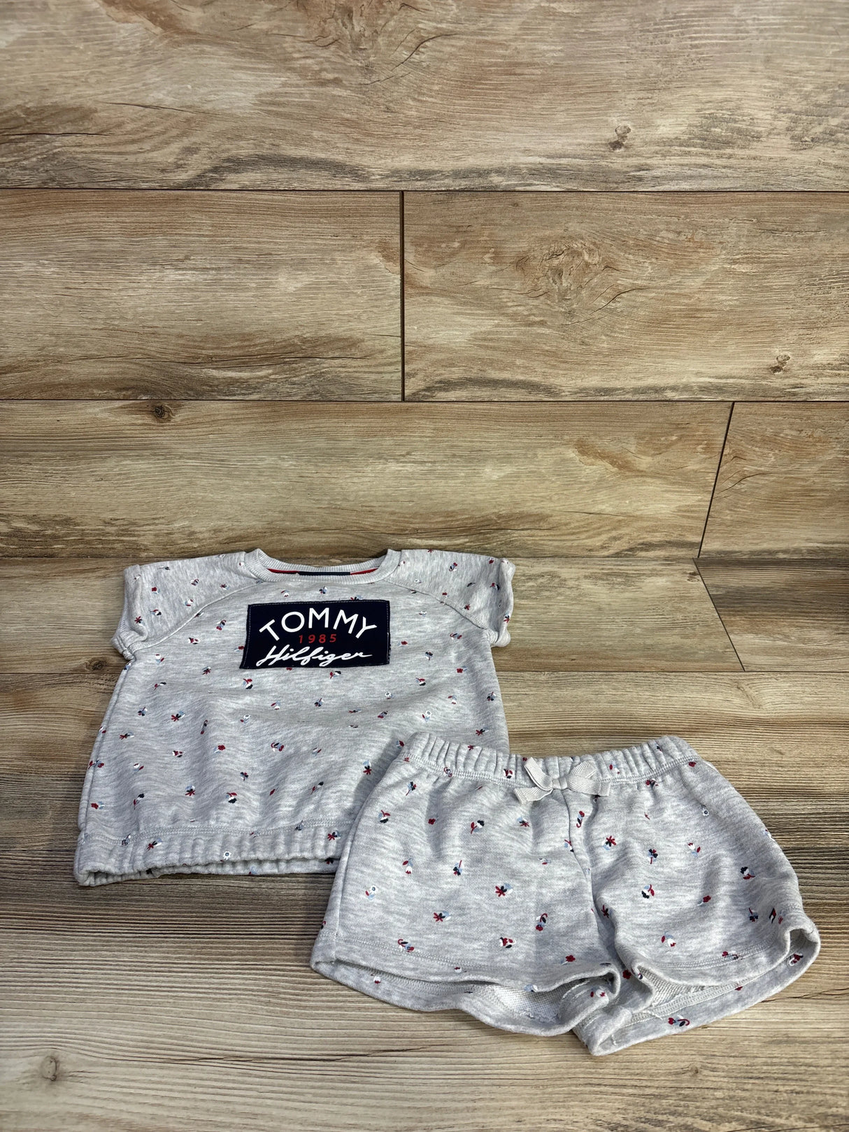 Tommy Hilfiger 2pc Floral Shirt & Shorts Set Grey sz 5T