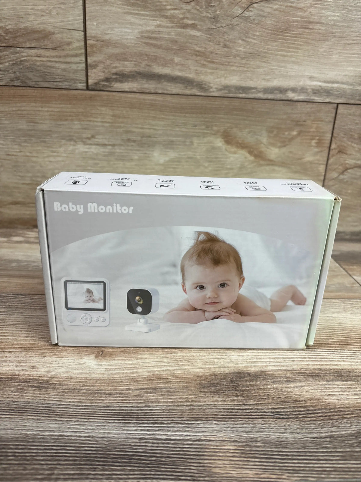 Packaging for a Me n Mommy To Be video baby monitor featuring a baby and device images.