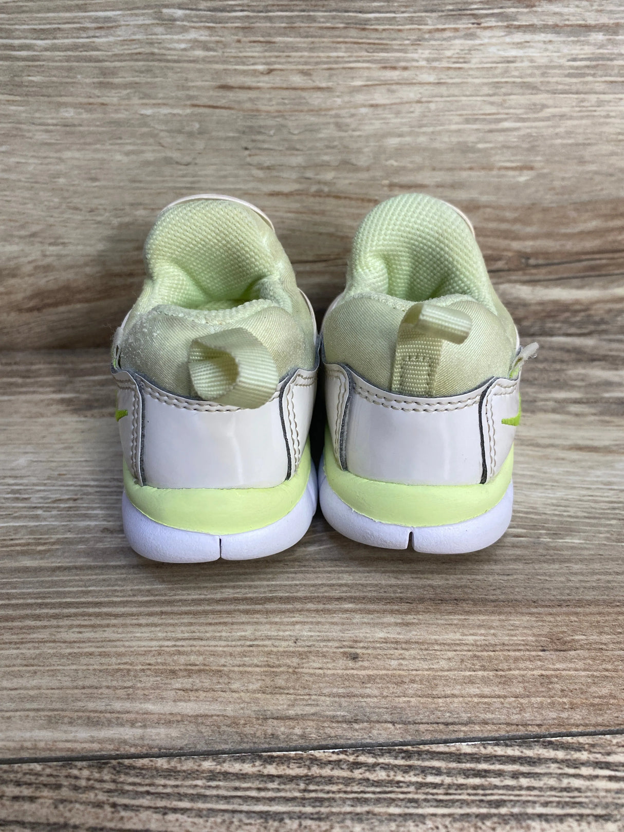 Nike Dynamo Free 'White Green' Sneakers sz 5c - Me n Mommy To Be
