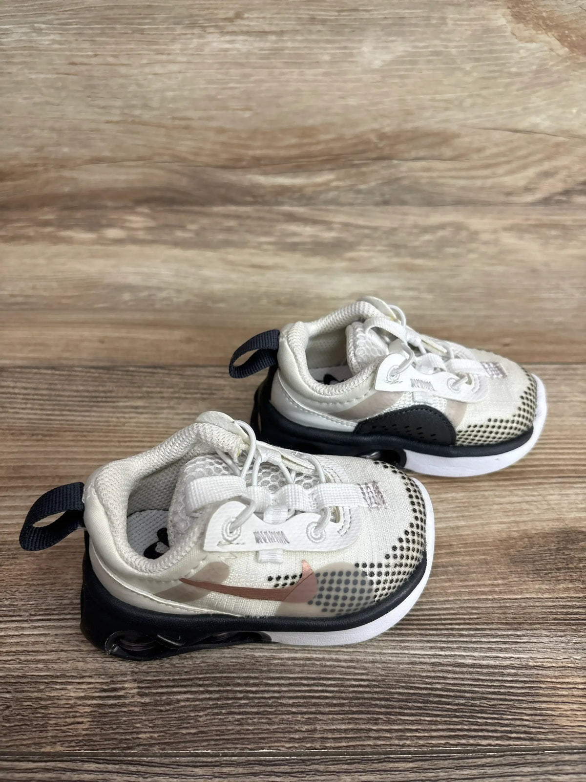 Three-quarter view of Nike Air Max 2021 TD toddler shoe in Summit White and Amethyst Ash showing visible Air unit