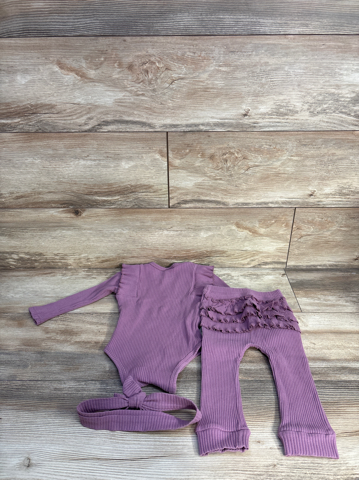 Ribbed Ruffle 3pc Bodysuit, Pants, & Headband Set Mauve sz 18-24m