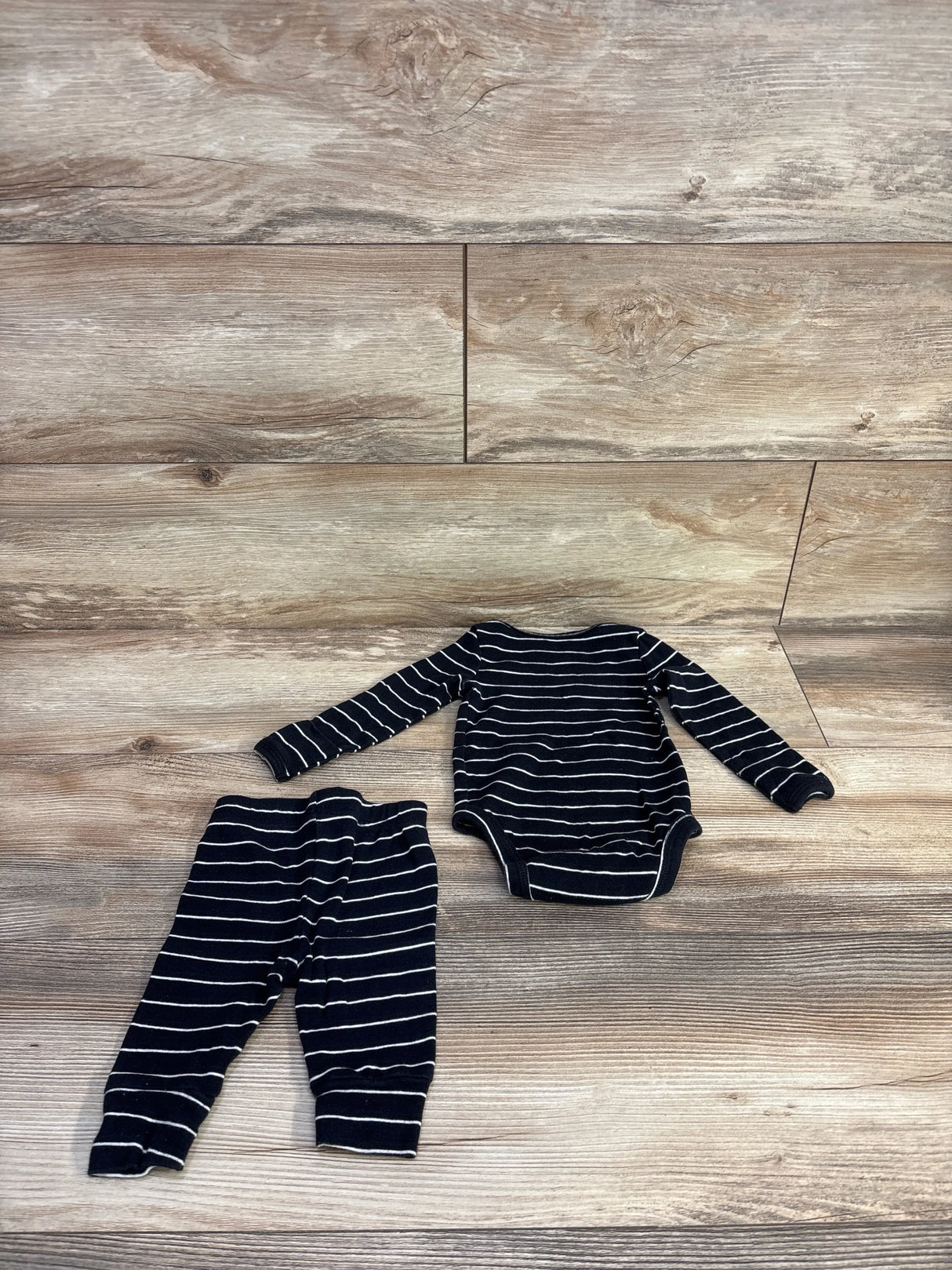 Just One You 2pc Striped Long Sleeve Bodysuit & Pants Set Black sz 3m
