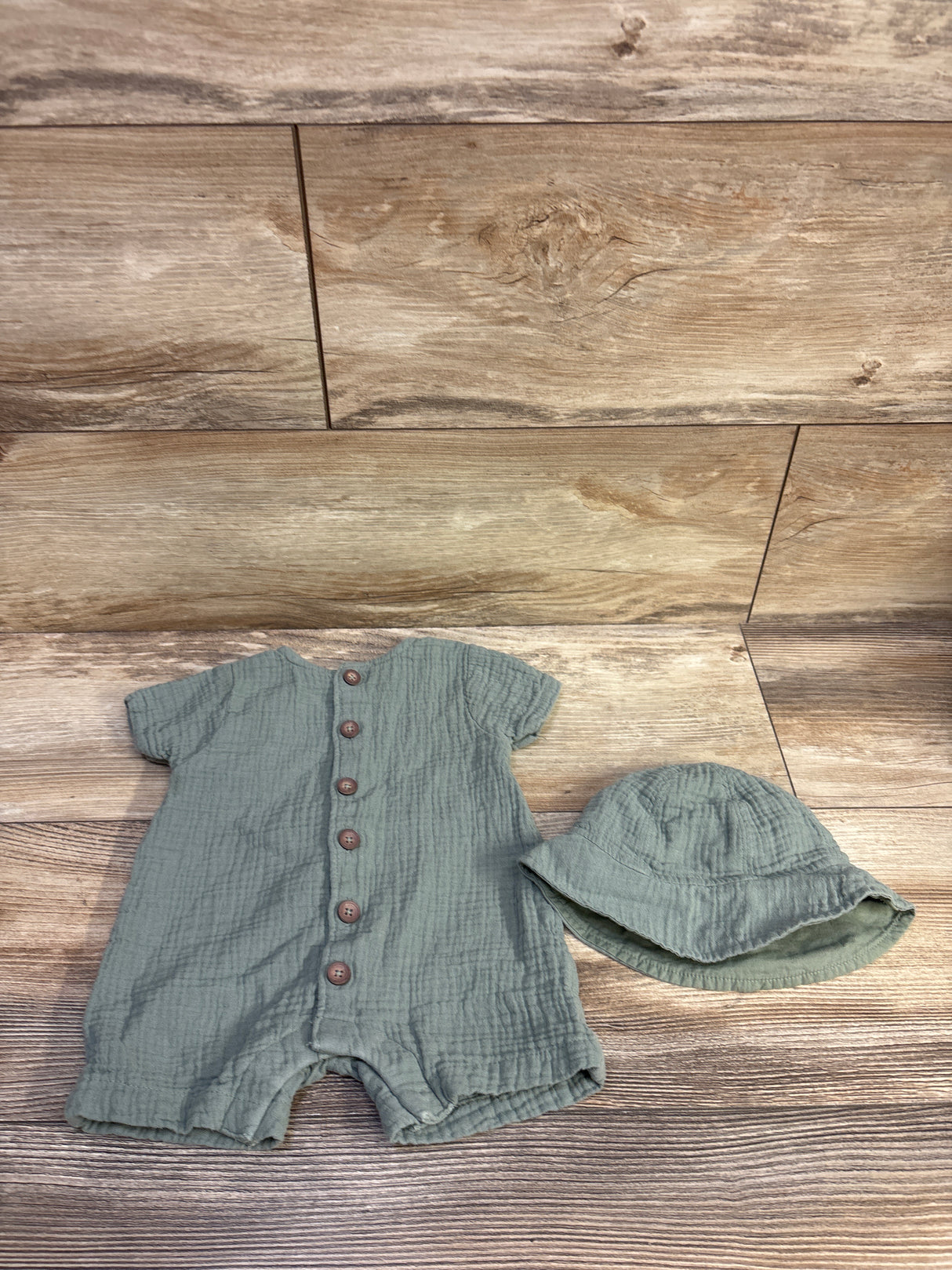 Just One You 2pc Gauze Button Romper & Hat Set Green sz 3m