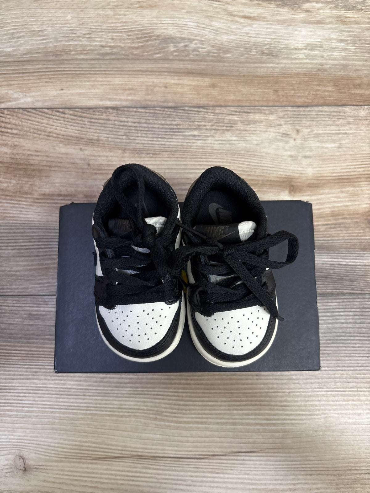 Air Jordan 1 Retro Low OG 'Mocha' Sneakers sz 4c