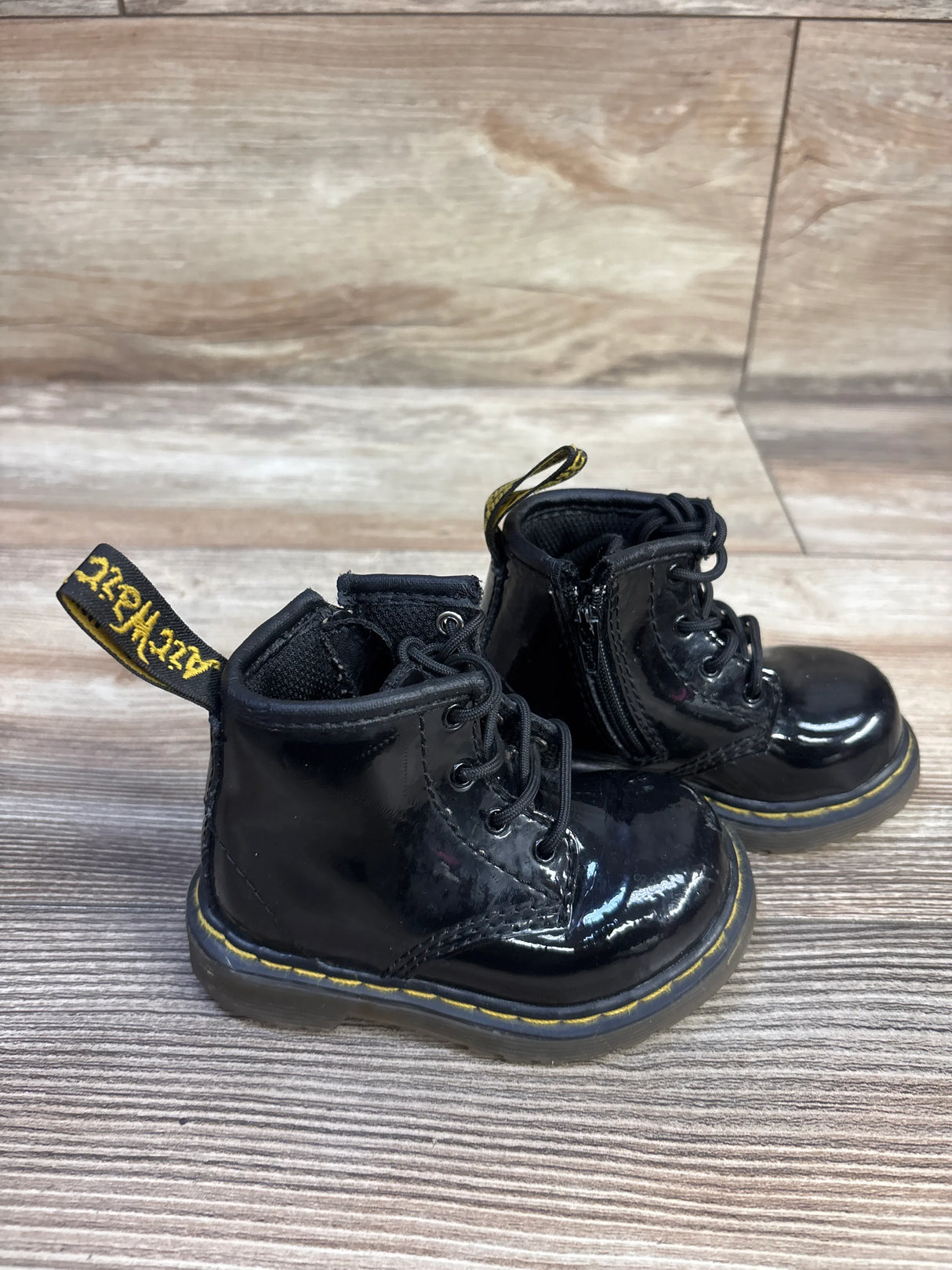 Dr. Martens Patent Leather Lace Up Boots Black sz 4c