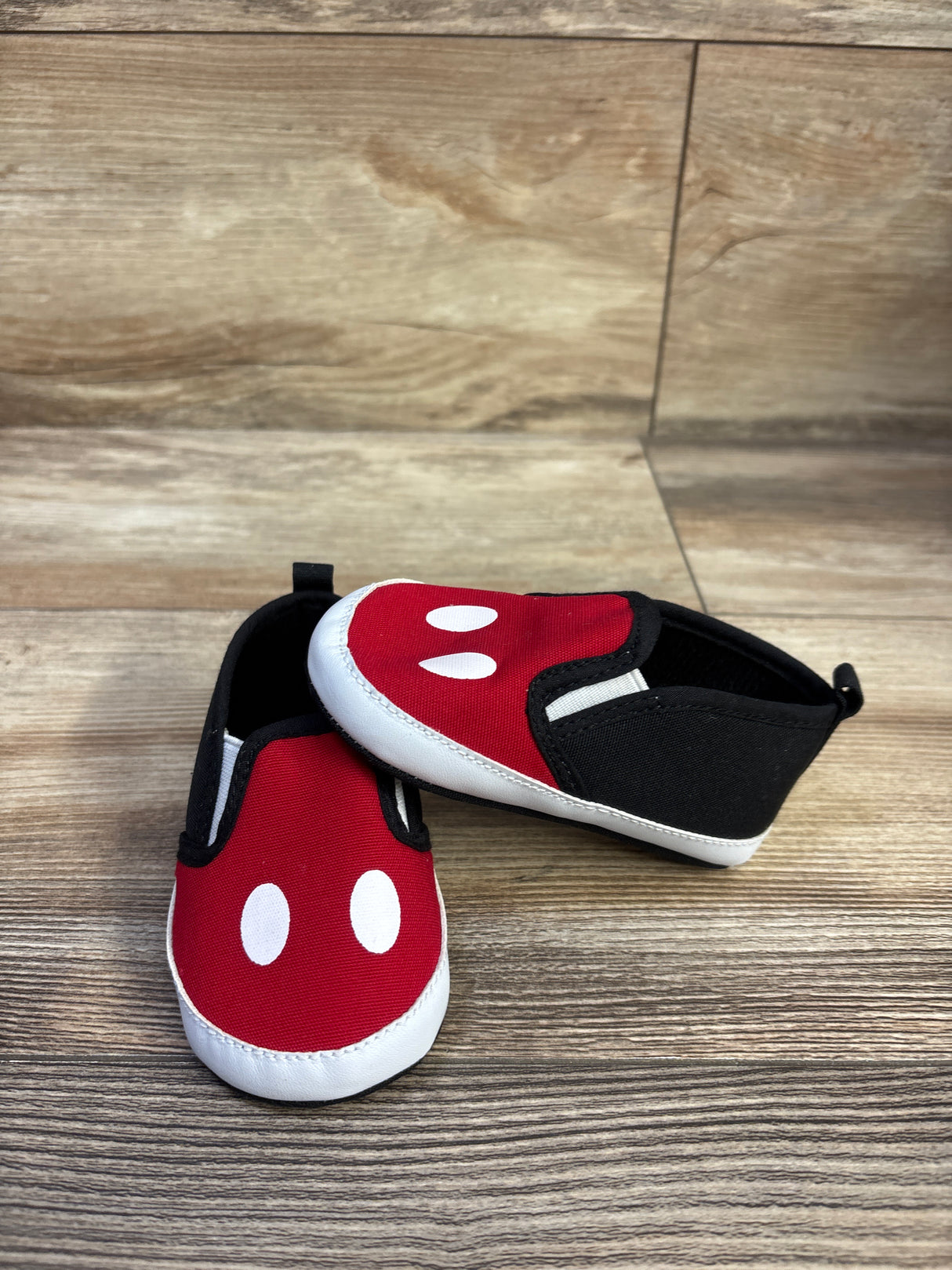 Disney Mickey Mouse Soft Sole Shoes Black/Red sz 4c