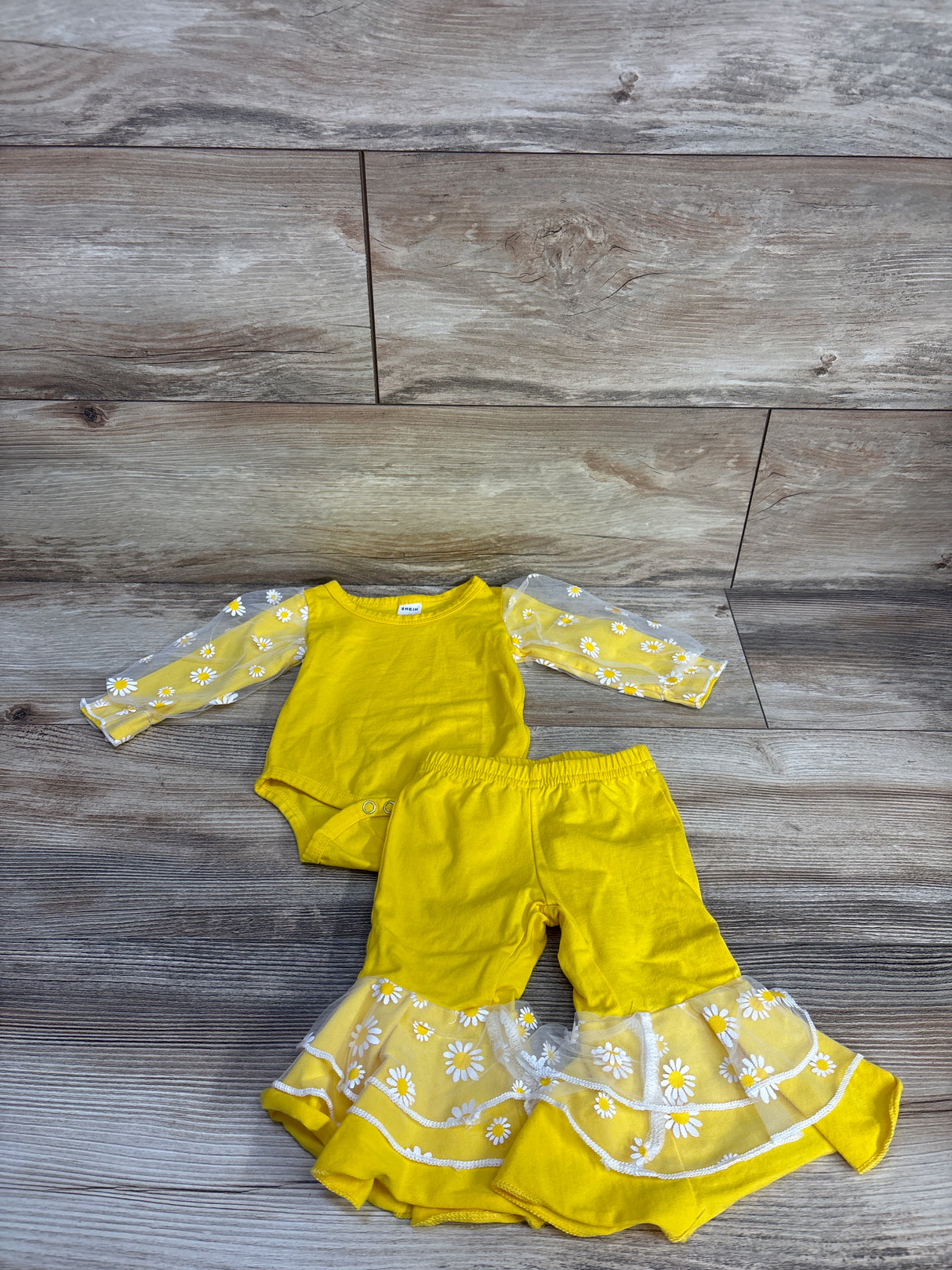 Shein 2pc Floral Lace Sleeve Bodysuit & Flare Pants Yellow sz 0-3m