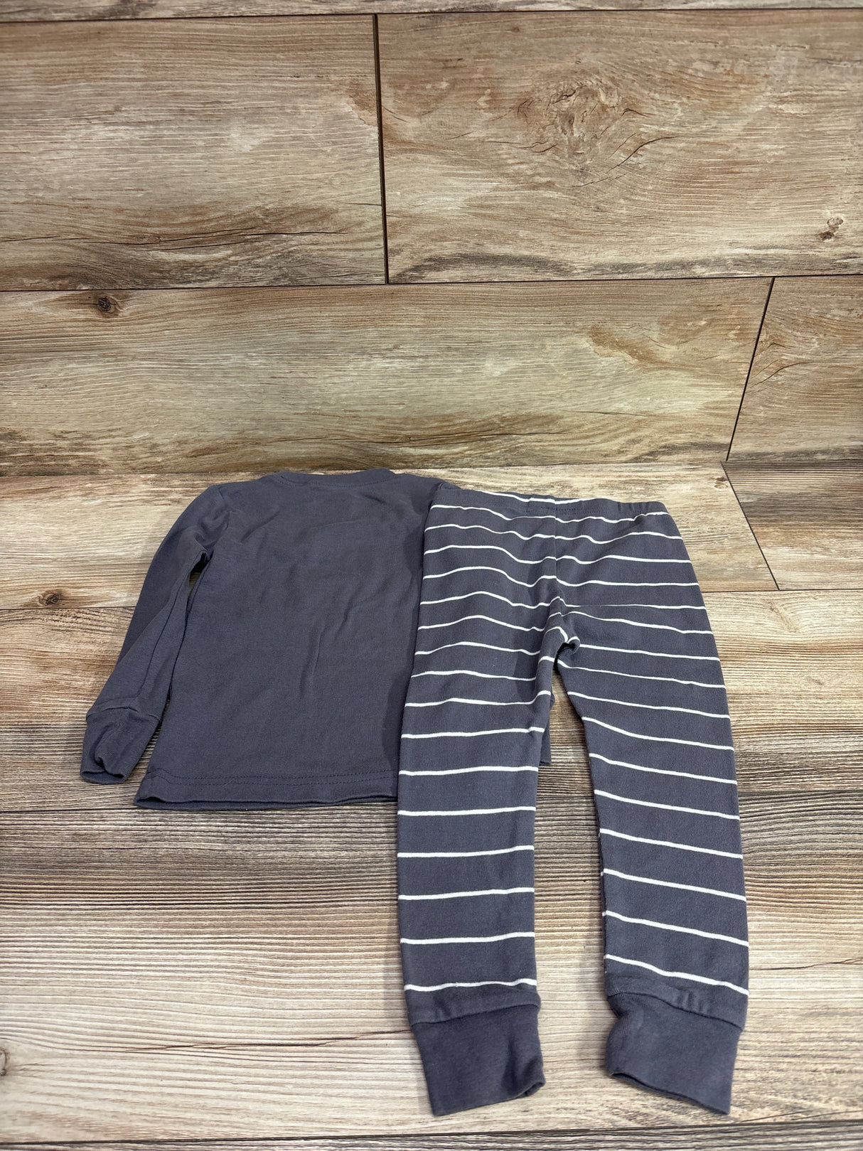 Carter's 2pc Pajama Set Grey sz 2T