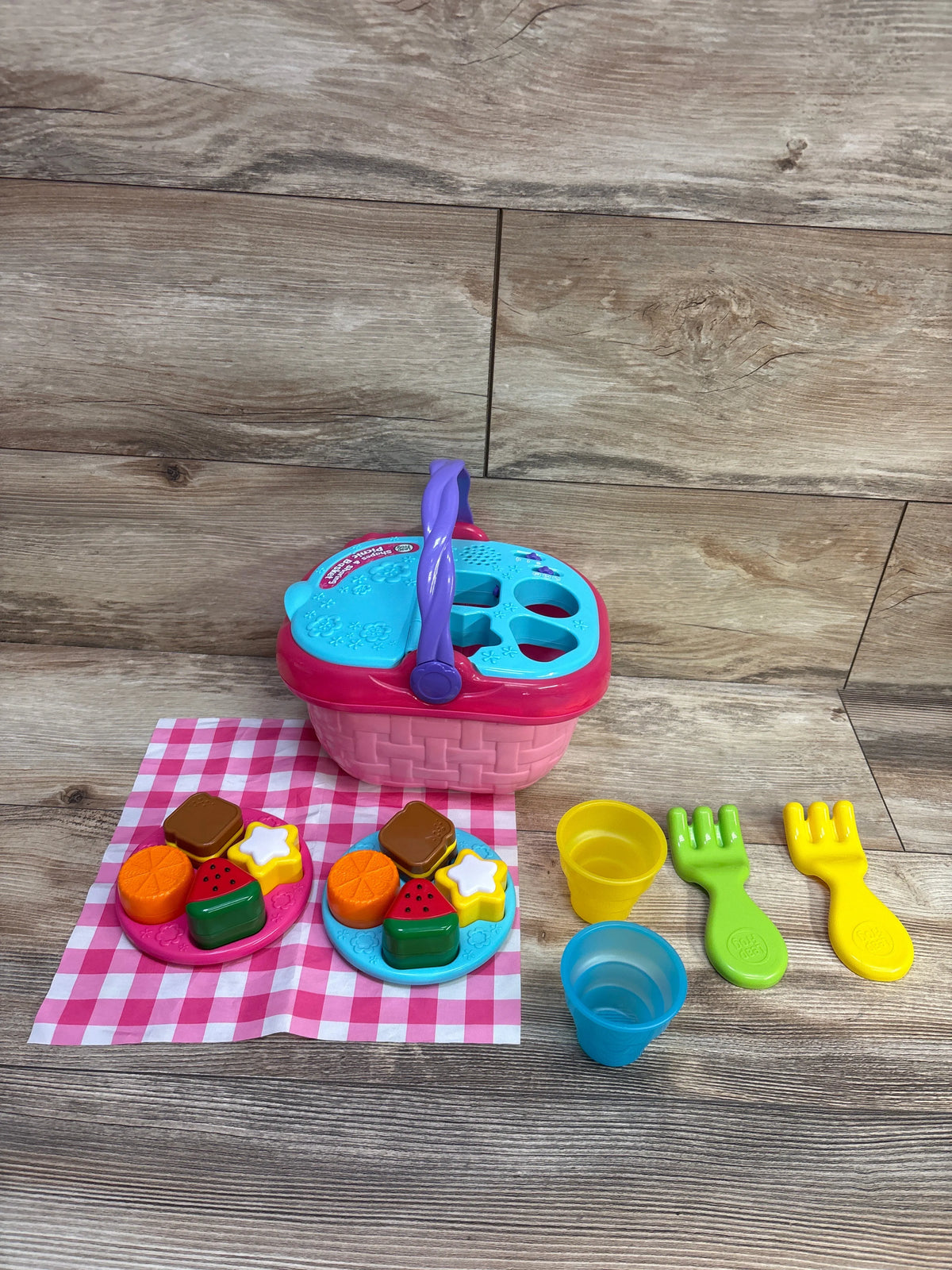 LeapFrog Shapes & Sharing Picnic Basket