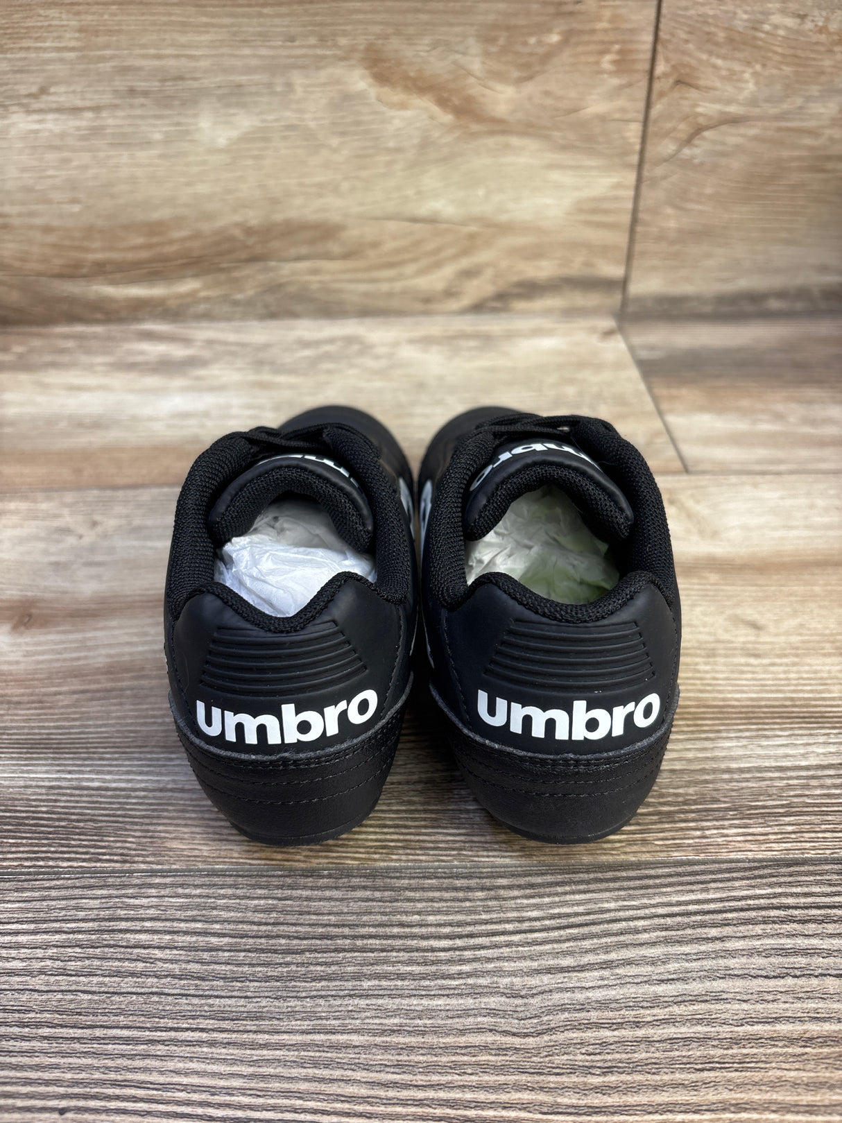 NEW Umbro Soccer Cleats Black sz 11c